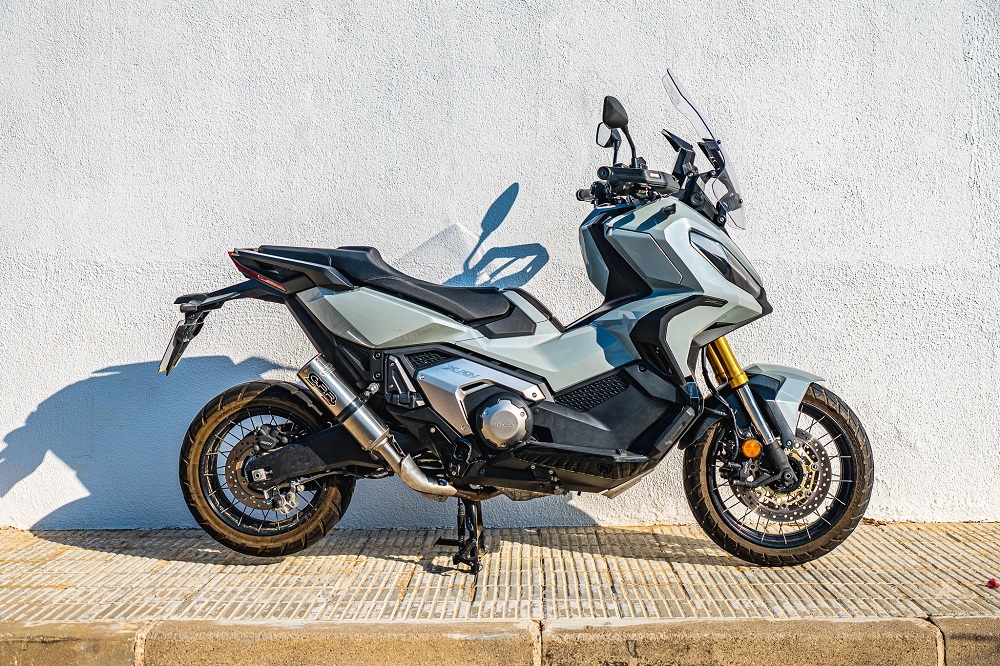 Escape compatível com Honda Forza 750 2021-2024, M3 Titanium Natural, Escape legal, homologado, silenciador com db killer removível e tubo de ligação específico 